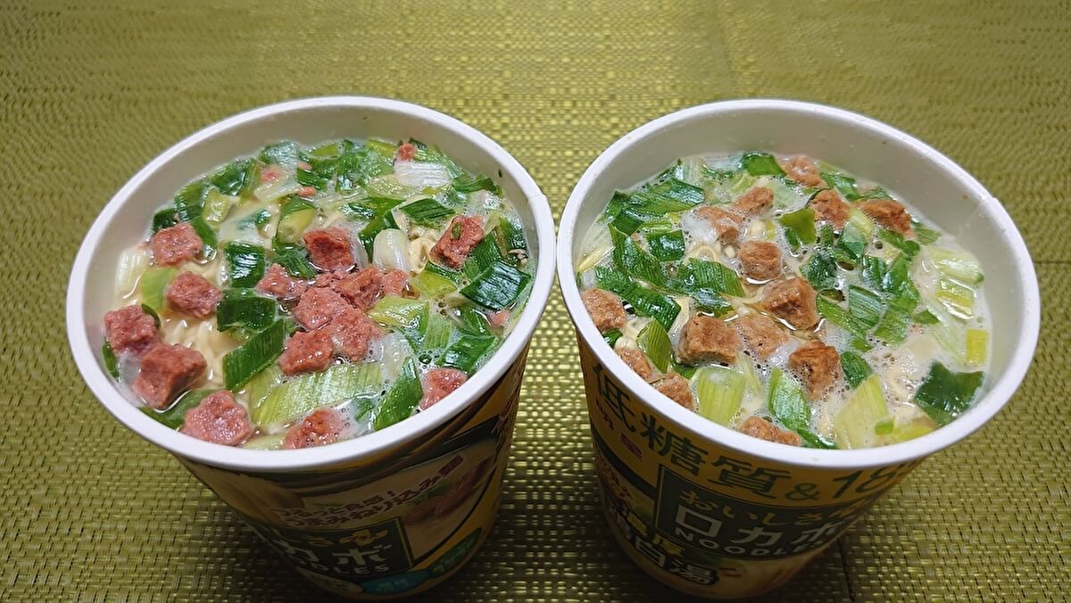 明星食品「ロカボNOODLES」、濃厚鶏白湯の画像