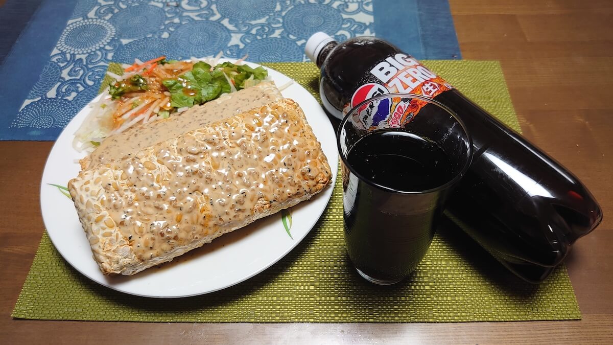 マクド「スパイシーマックチキン」を倍バーガーにした結果……？　業務スーパー「正宗生煎包」焼き小籠包がおいしい！【デカ盛り日記】の画像5