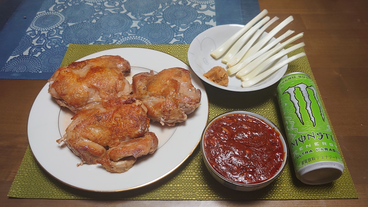 マクド「スパイシーマックチキン」を倍バーガーにした結果……？　業務スーパー「正宗生煎包」焼き小籠包がおいしい！【デカ盛り日記】の画像18