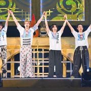 SixTONES、売り上げ低下でファン嘆くも……アリーナツアー開催が「聡明な判断」といえるワケ